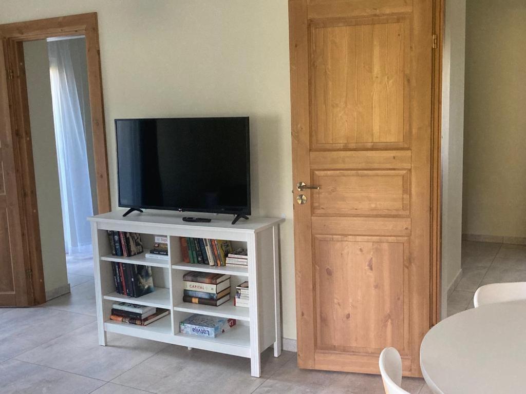Luci Juras Apartamenti 2 روجا المظهر الخارجي الصورة